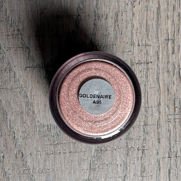 MAC Pigment - GOLDENAIRE - Picture 2 of 3